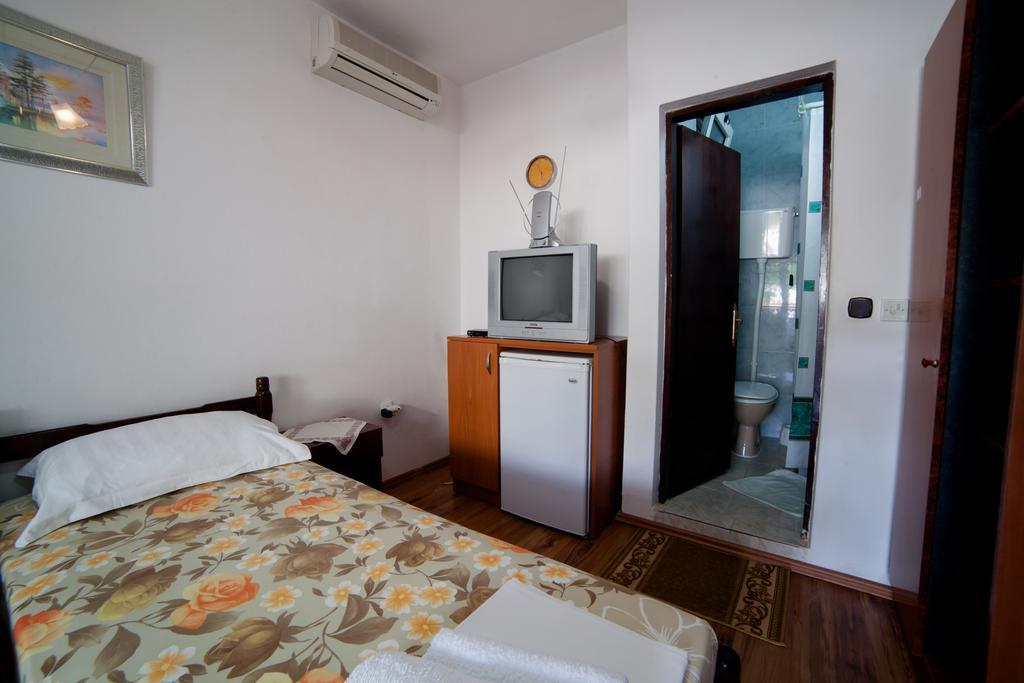 Guesthouse Sidro Ulcinj Exterior foto
