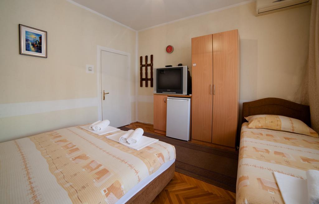 Guesthouse Sidro Ulcinj Exterior foto